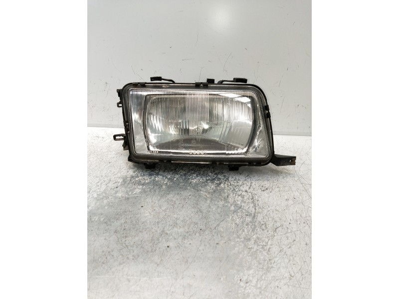 Recambio de faro derecho para audi 80 1.9 tdi referencia OEM IAM   