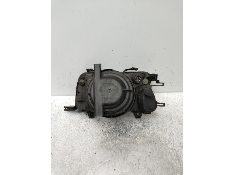 Recambio de faro derecho para audi 80 1.9 tdi referencia OEM IAM   