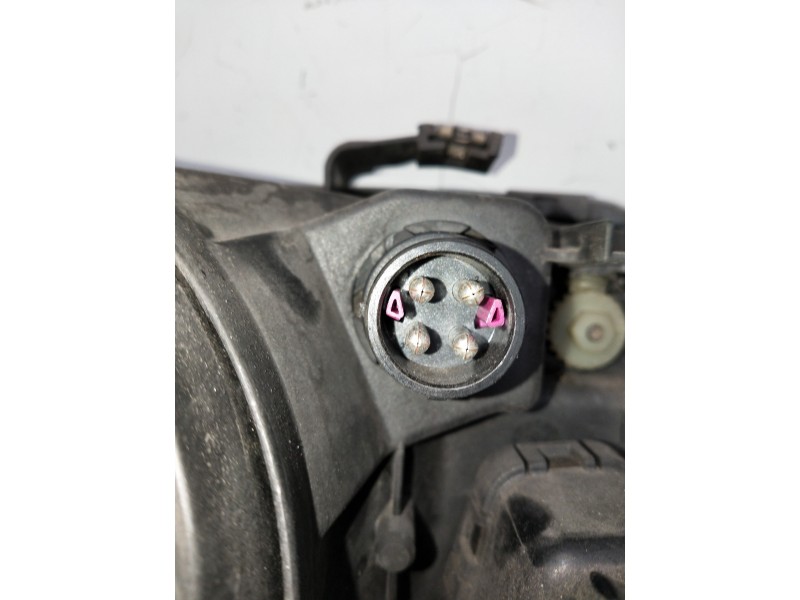 Recambio de faro derecho para audi 80 1.9 tdi referencia OEM IAM   