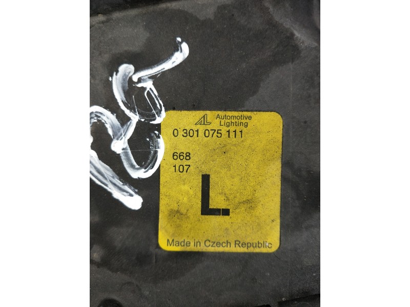 Recambio de faro izquierdo para audi 80 1.9 tdi referencia OEM IAM 0301075111  