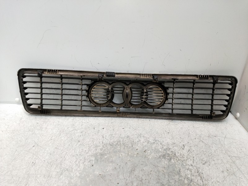 Recambio de rejilla delantera para audi 80 1.9 tdi referencia OEM IAM   