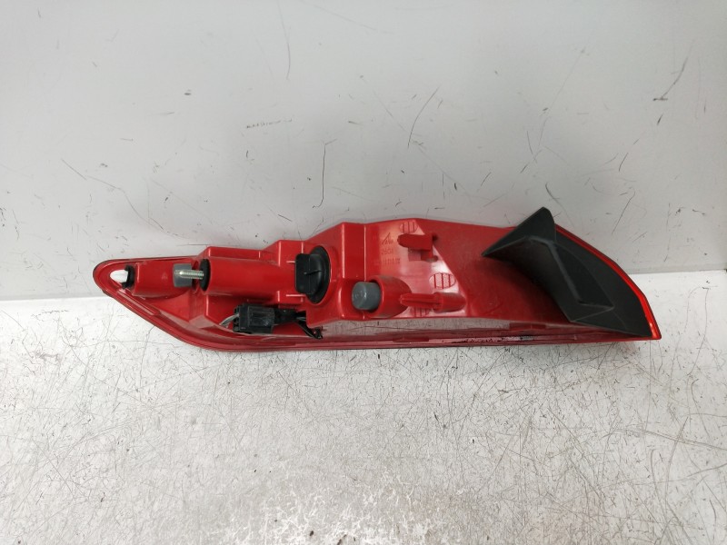 Recambio de piloto trasero derecho para renault laguna coupe initiale referencia OEM IAM 26010202 265500005R 