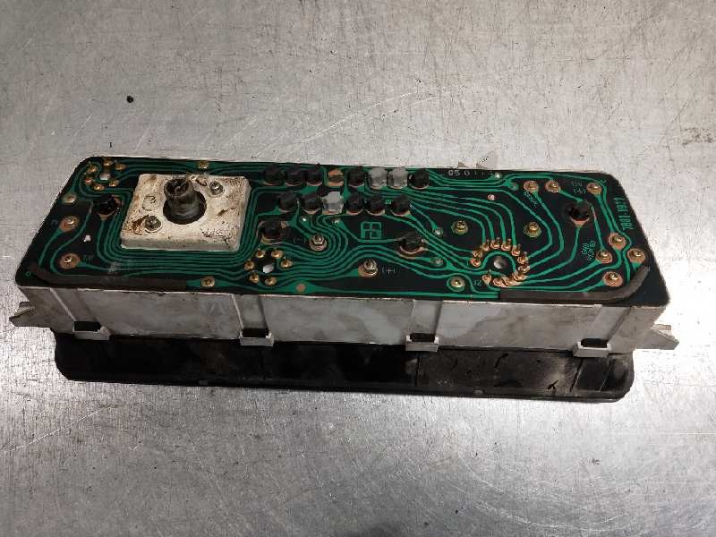 Recambio de cuadro instrumentos para ssangyong family 2.5 referencia OEM IAM 8040003721 20017111 