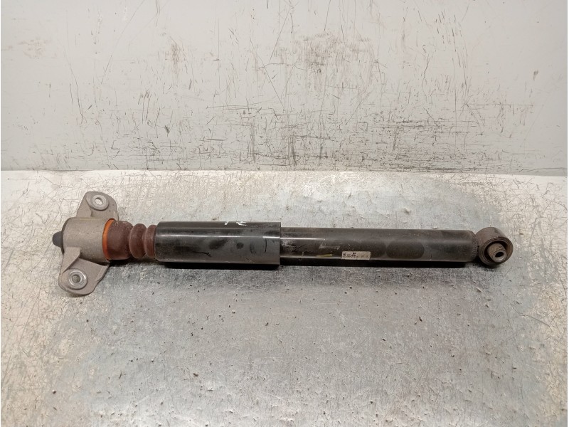 Recambio de amortiguador trasero izquierdo para kia ceed business referencia OEM IAM 55300J7AA0  