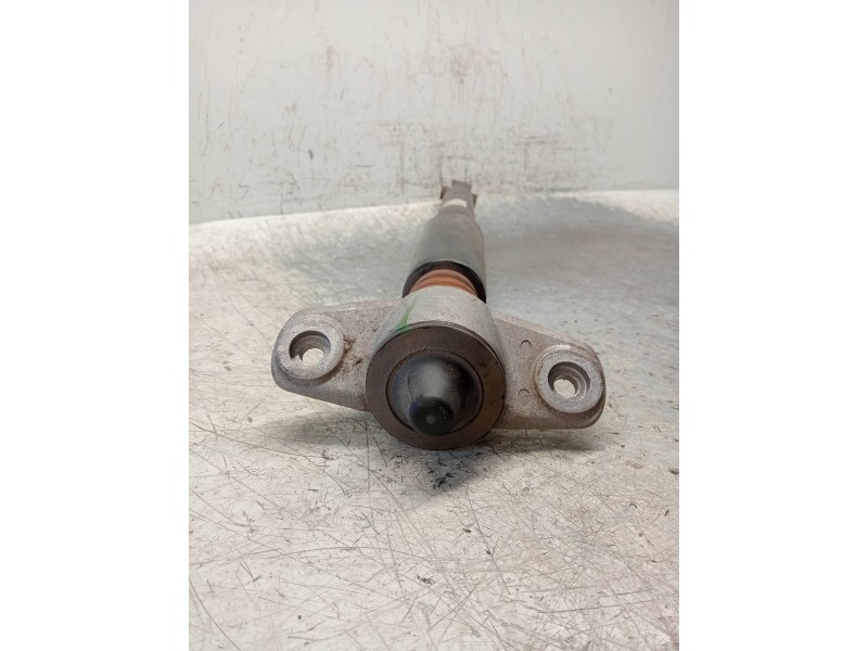 Recambio de amortiguador trasero derecho para kia ceed business referencia OEM IAM 55300J7AA0  