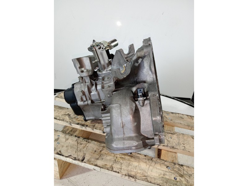 Recambio de caja cambios para chevrolet aveo berlina hatchback lt referencia OEM IAM A12W374 A120014576AHHW374 5V