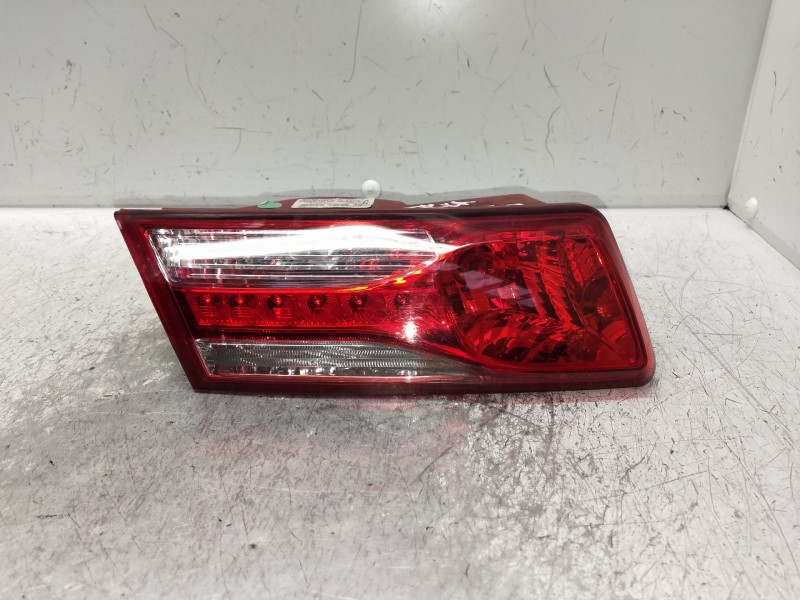 Recambio de piloto trasero izquierdo interior para renault laguna coupe initiale referencia OEM IAM 26040101 265550006R 