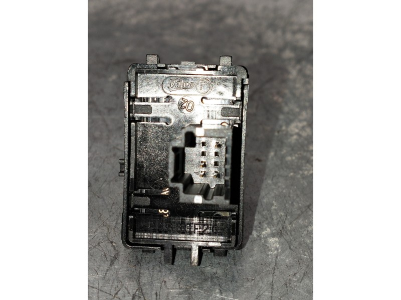 Recambio de mando elevalunas delantero derecho para renault laguna coupe initiale referencia OEM IAM   