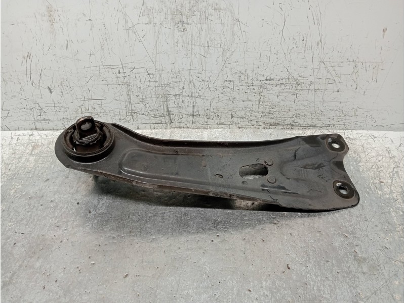 Recambio de brazo suspension inferior trasero izquierdo para kia ceed business referencia OEM IAM 55270G4AA0  