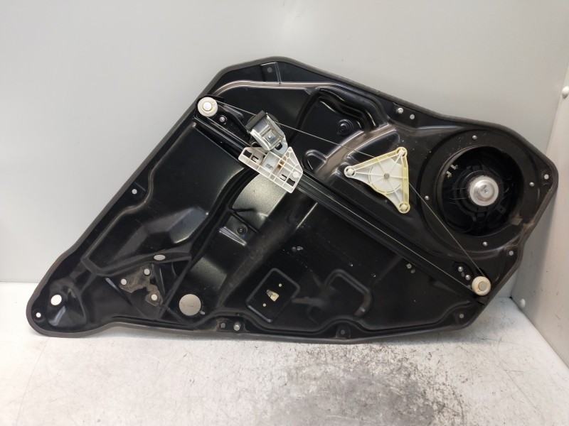 Recambio de elevalunas trasero derecho para mercedes clase m (w164) ml 300 cdi be 4-matic (164.121) referencia OEM IAM A16482030