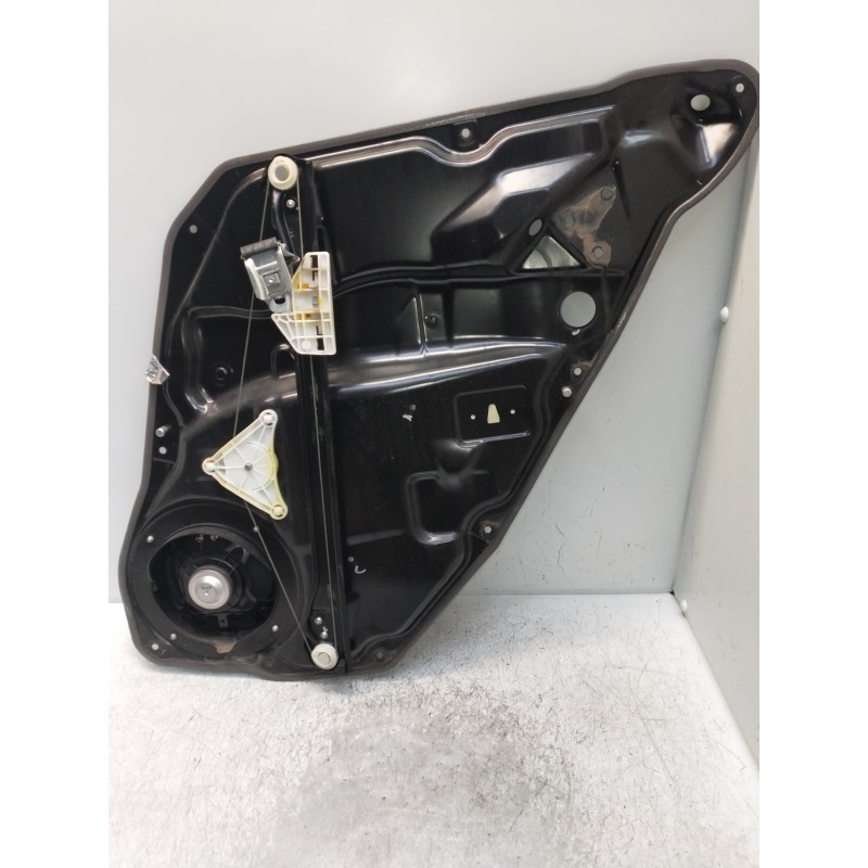 Recambio de elevalunas trasero izquierdo para mercedes clase m (w164) ml 300 cdi be 4-matic (164.121) referencia OEM IAM A164820