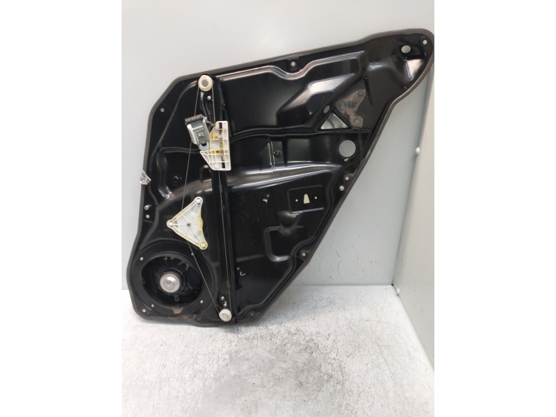 Recambio de elevalunas trasero izquierdo para mercedes clase m (w164) ml 300 cdi be 4-matic (164.121) referencia OEM IAM A164820