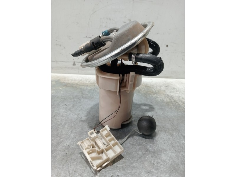 Recambio de bomba combustible para opel corsa c blue line referencia OEM IAM 228216001013  