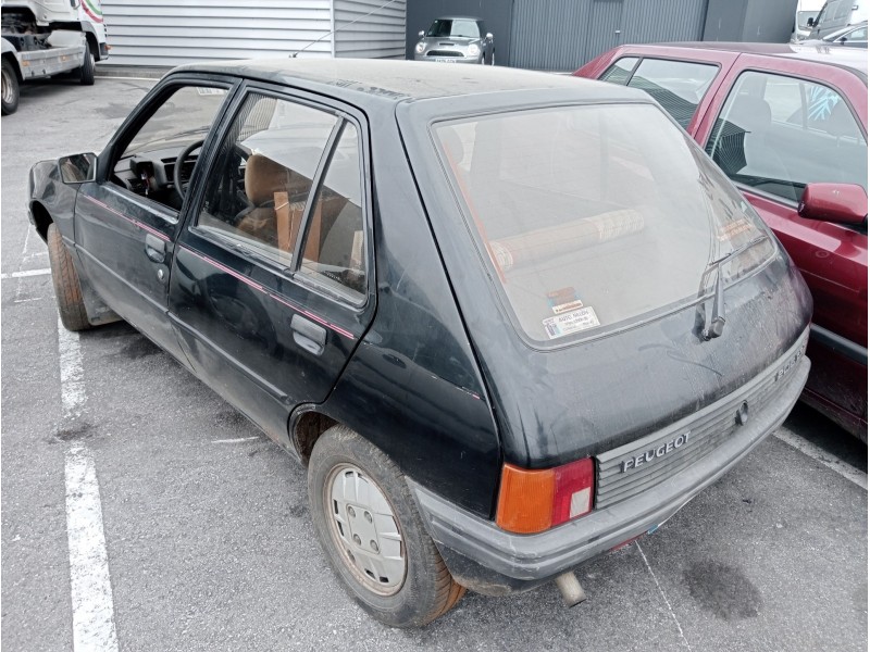 peugeot 205 berlina del año 1950