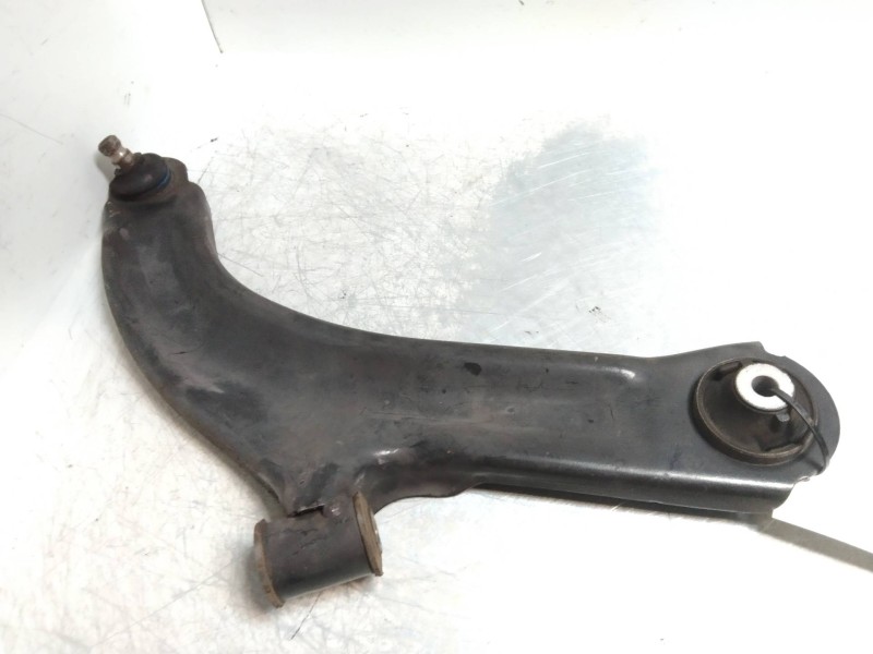 Recambio de brazo suspension inferior delantero derecho para nissan micra (k12e) sport referencia OEM IAM   
