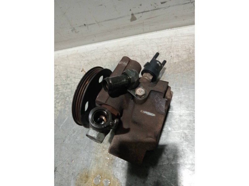 Recambio de bomba direccion para toyota carina (t19) 2.0 berlina referencia OEM IAM 32031  