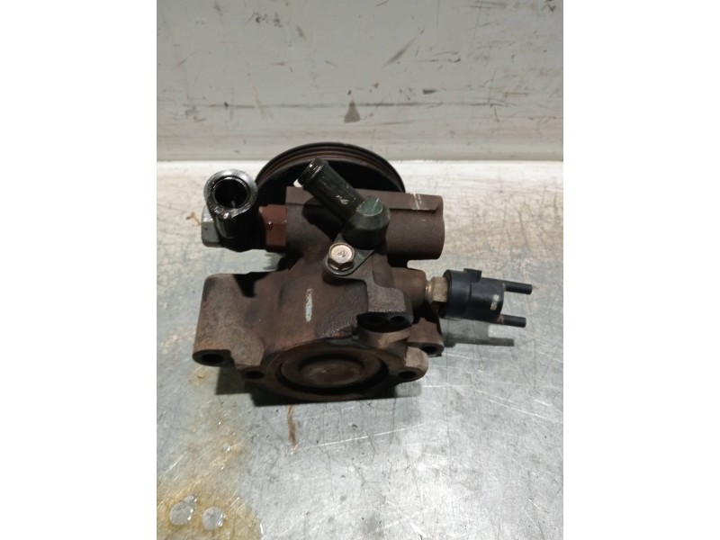 Recambio de bomba direccion para toyota carina (t19) 2.0 berlina referencia OEM IAM 32031  