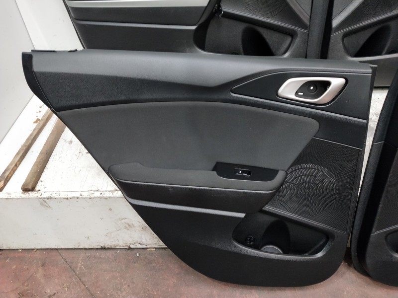 Recambio de juego tapizados / cartoneras para kia ceed business referencia OEM IAM   