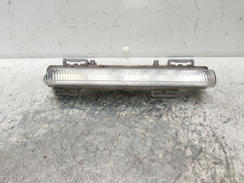 Recambio de faro antiniebla derecho para mercedes clase c (w204) lim. c 250 cgi blueefficiency (204.047) referencia OEM IAM A204