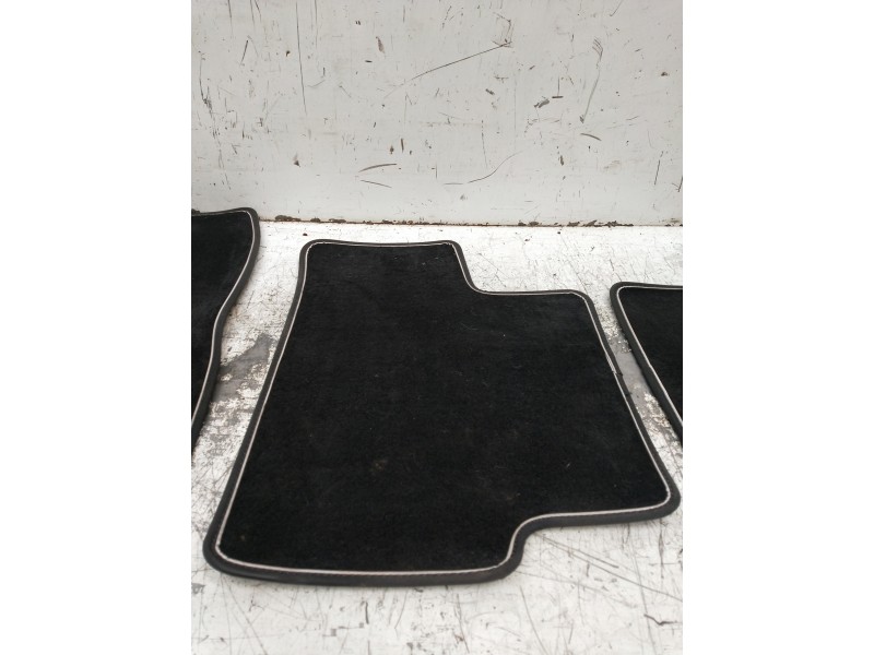 Recambio de juego tapizados / cartoneras para mercedes clase a (bm 177) a 200 d (177.012) referencia OEM IAM ALFOMBRILLAS  