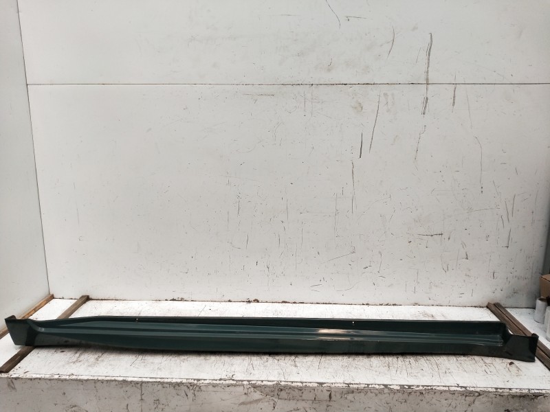 Recambio de faldon lateral para toyota avensis advance referencia OEM IAM DERECHO  