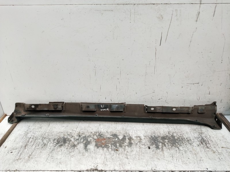 Recambio de faldon lateral para toyota avensis advance referencia OEM IAM IZQUIERDO  