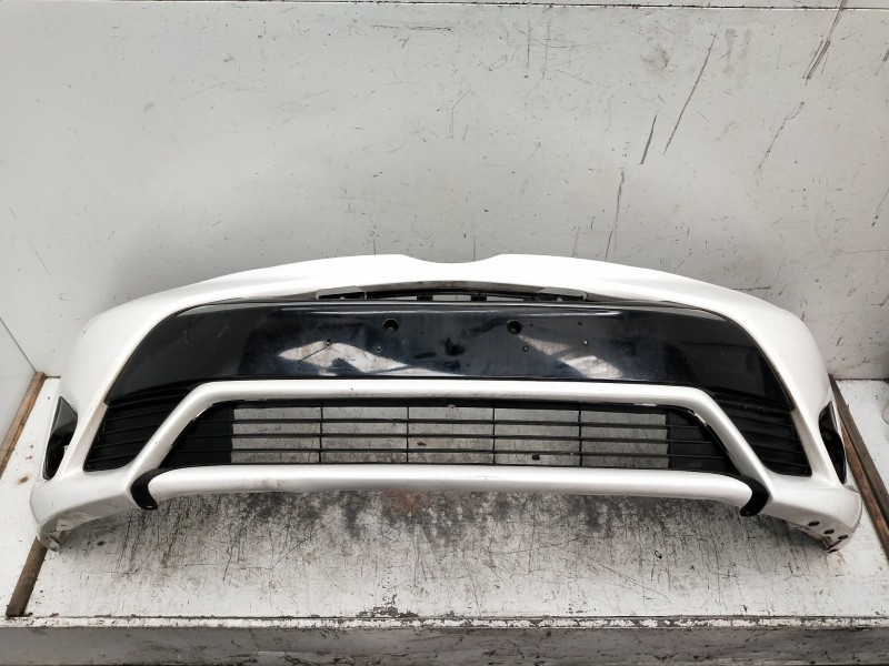 Recambio de paragolpes delantero para toyota avensis advance referencia OEM IAM VERFOTOS  