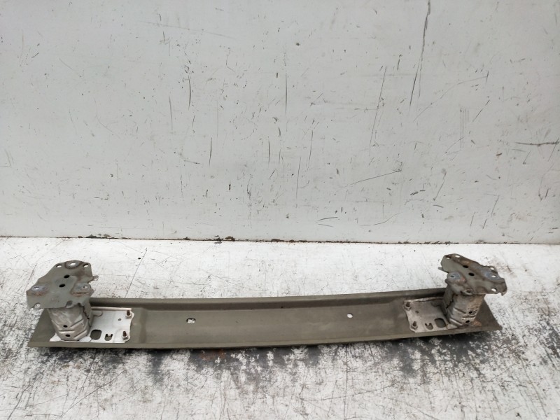 Recambio de refuerzo paragolpes trasero para toyota avensis advance referencia OEM IAM   