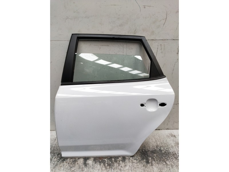 Recambio de puerta trasera izquierda para kia cee´d sporty wagon concept referencia OEM IAM   5P