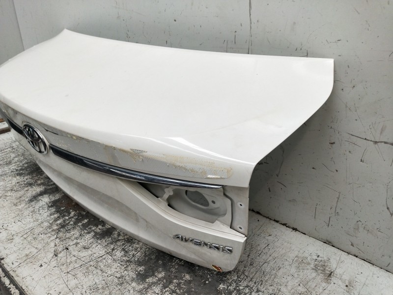Recambio de tapa maletero para toyota avensis advance referencia OEM IAM   