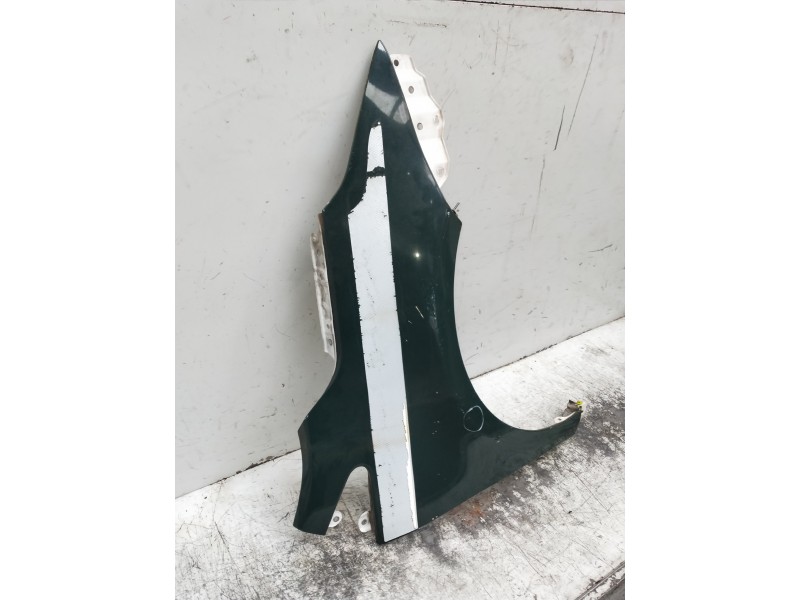 Recambio de aleta delantera derecha para toyota avensis advance referencia OEM IAM   