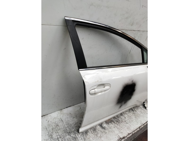 Recambio de puerta delantera derecha para toyota avensis advance referencia OEM IAM   4P
