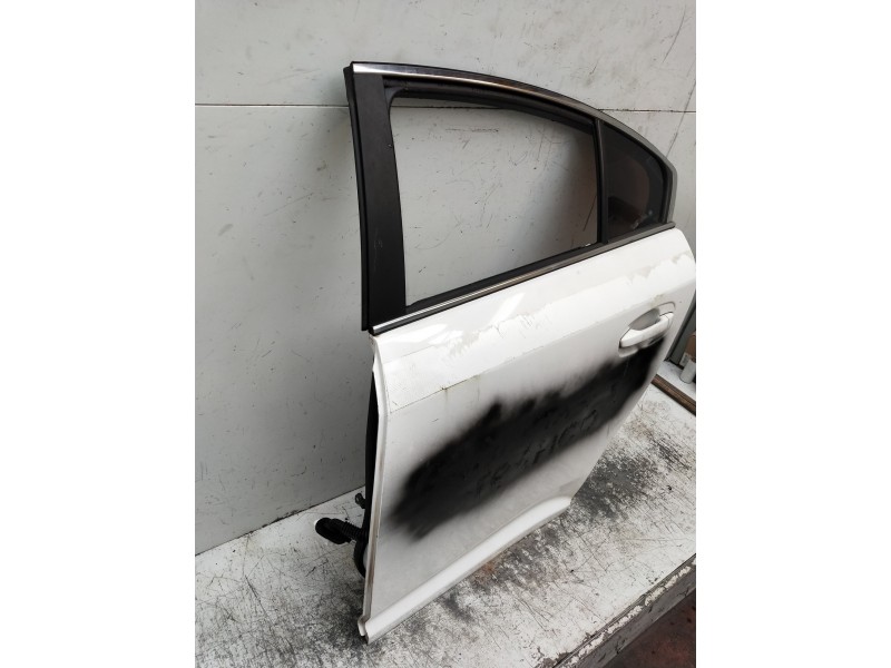Recambio de puerta trasera izquierda para toyota avensis advance referencia OEM IAM   5P