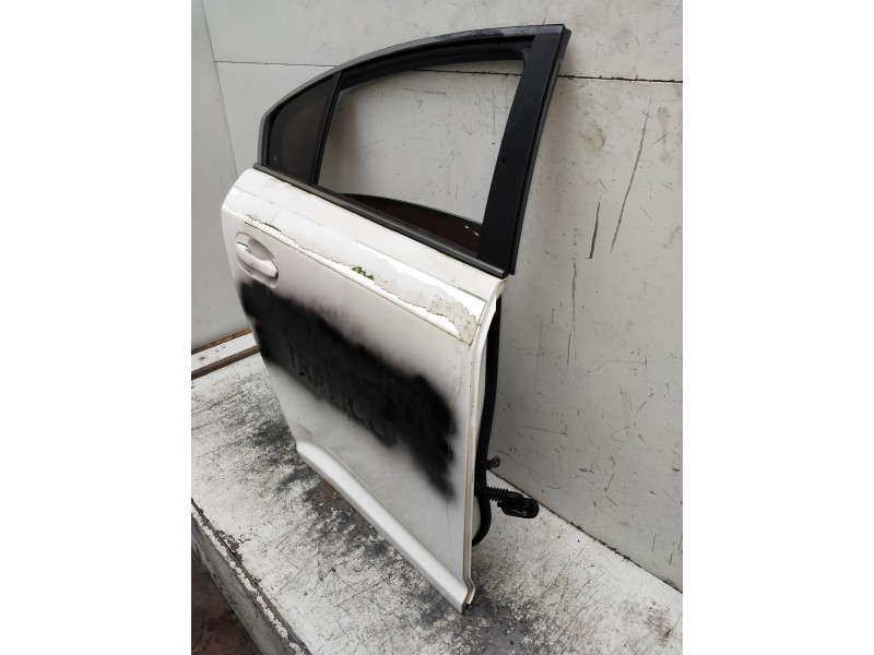 Recambio de puerta trasera derecha para toyota avensis advance referencia OEM IAM   4P