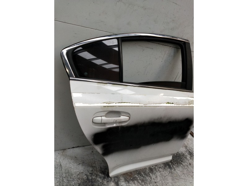 Recambio de puerta trasera derecha para toyota avensis advance referencia OEM IAM   4P