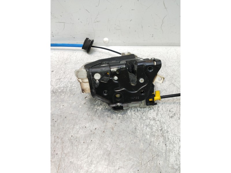 Recambio de motor cierre centralizado delantero izquierdo para audi a4 ber. (b8) s line sportpaket / plus referencia OEM IAM 8J1