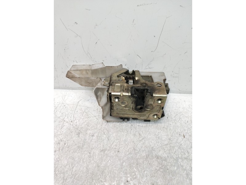 Recambio de motor cierre centralizado delantero izquierdo para renault clio ii fase i (b/cbo) 1.9 d referencia OEM IAM   3P