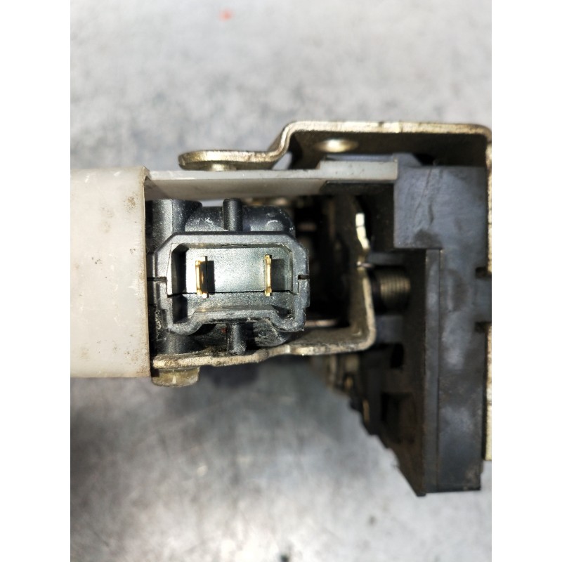 Recambio de motor cierre centralizado trasero derecho para renault clio ii fase i (b/cbo) 1.9 d referencia OEM IAM   3P