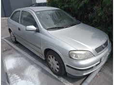 opel astra g berlina del año 2000