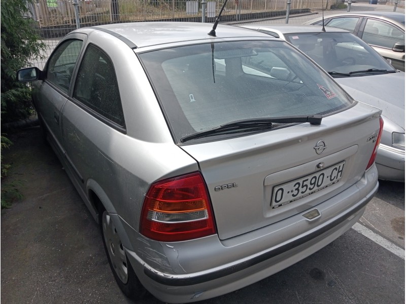 opel astra g berlina del año 2000