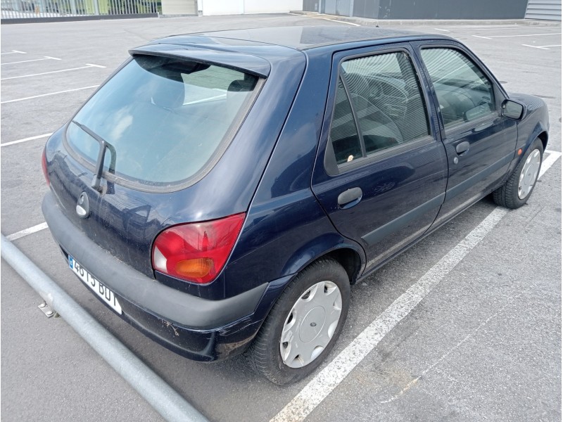 ford fiesta berlina (dx) del año 2001