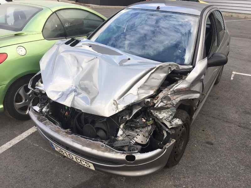 peugeot 206 berlina del año 2002