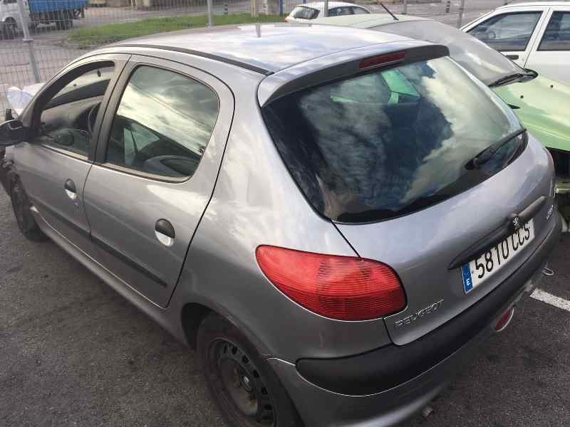 peugeot 206 berlina del año 2002