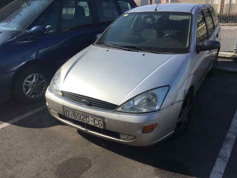 ford focus berlina (cak) del año 2000