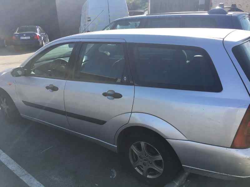 ford focus berlina (cak) del año 2000