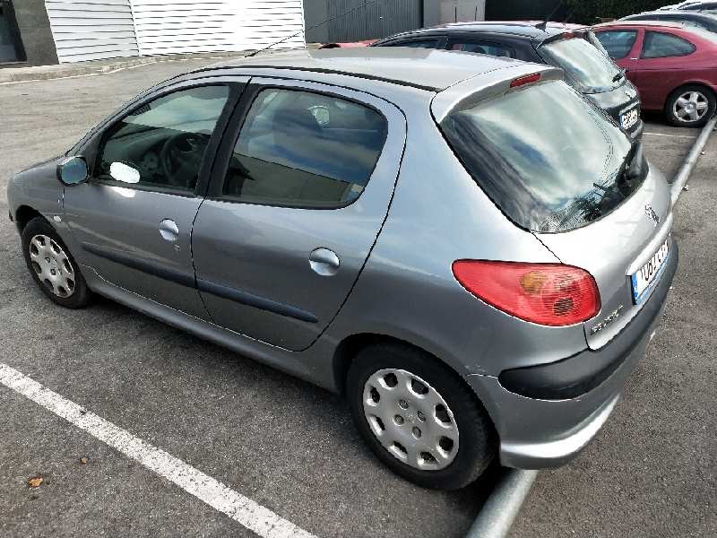 peugeot 206 berlina del año 2004