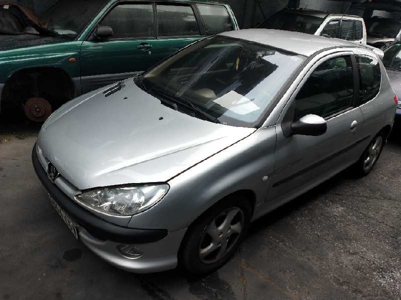 peugeot 206 berlina del año 2003