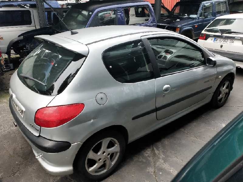 peugeot 206 berlina del año 2003