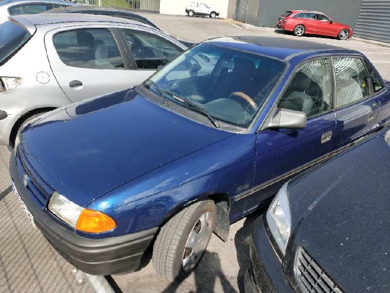 opel astra f berlina del año 1993
