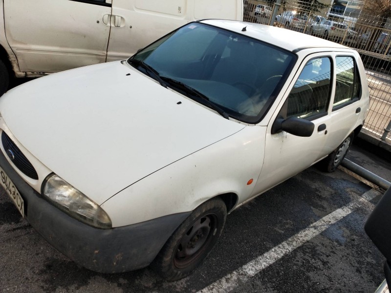 ford fiesta berlina del año 1997